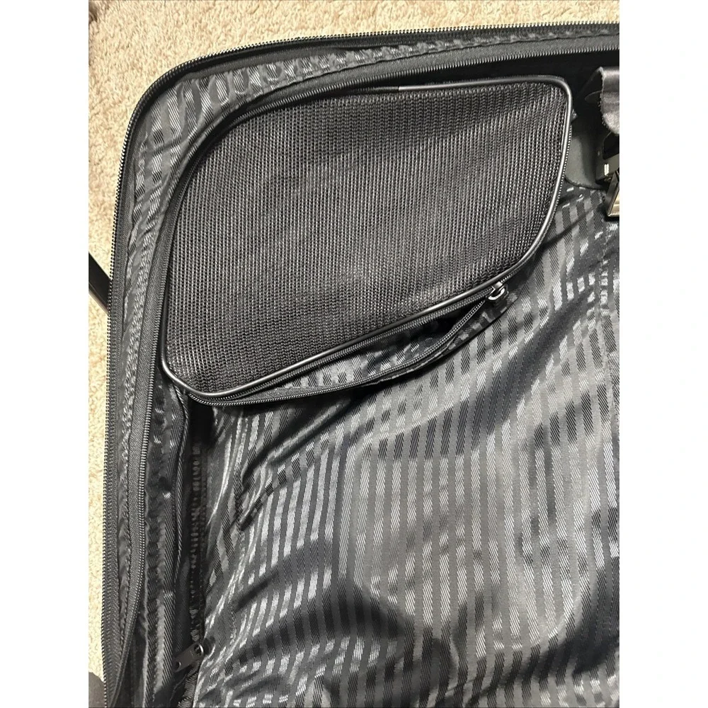 TUMI 2231D3 Wheeled Folding 3 Way Garment Bag Nylon 24x14x20 Black EXCELLENT‎